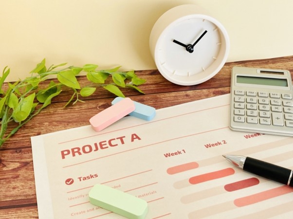 Excelの行・列固定テクニック｜複数行・複数列も自在に固定する方法